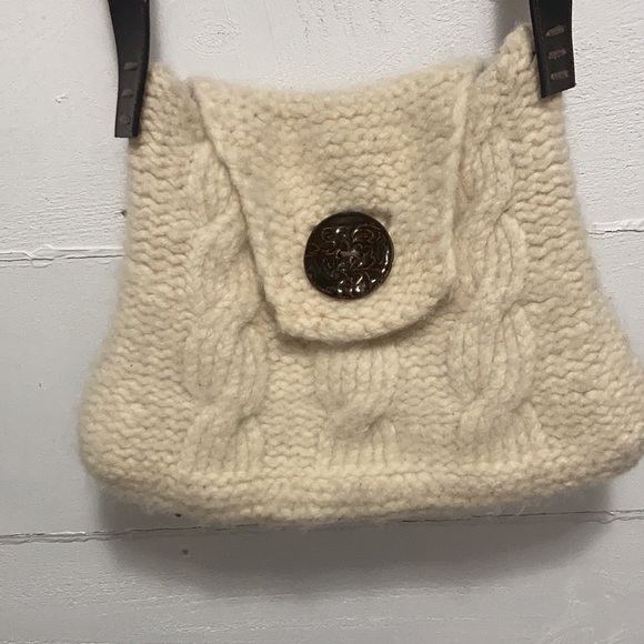 Handmade wool purse - Picture 2 of 6
